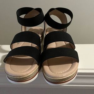 Ladies sandals black